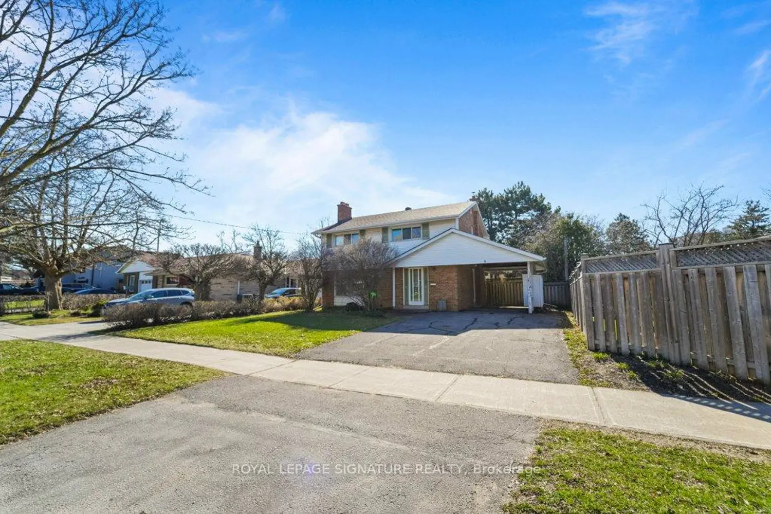 8 Underhill Drive photo 2