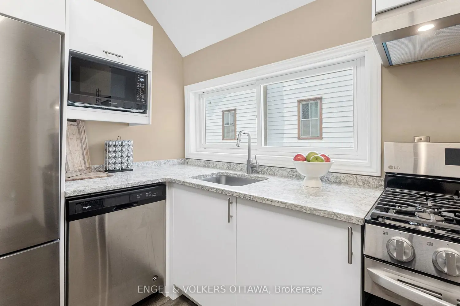 3698 Carp Road photo 3