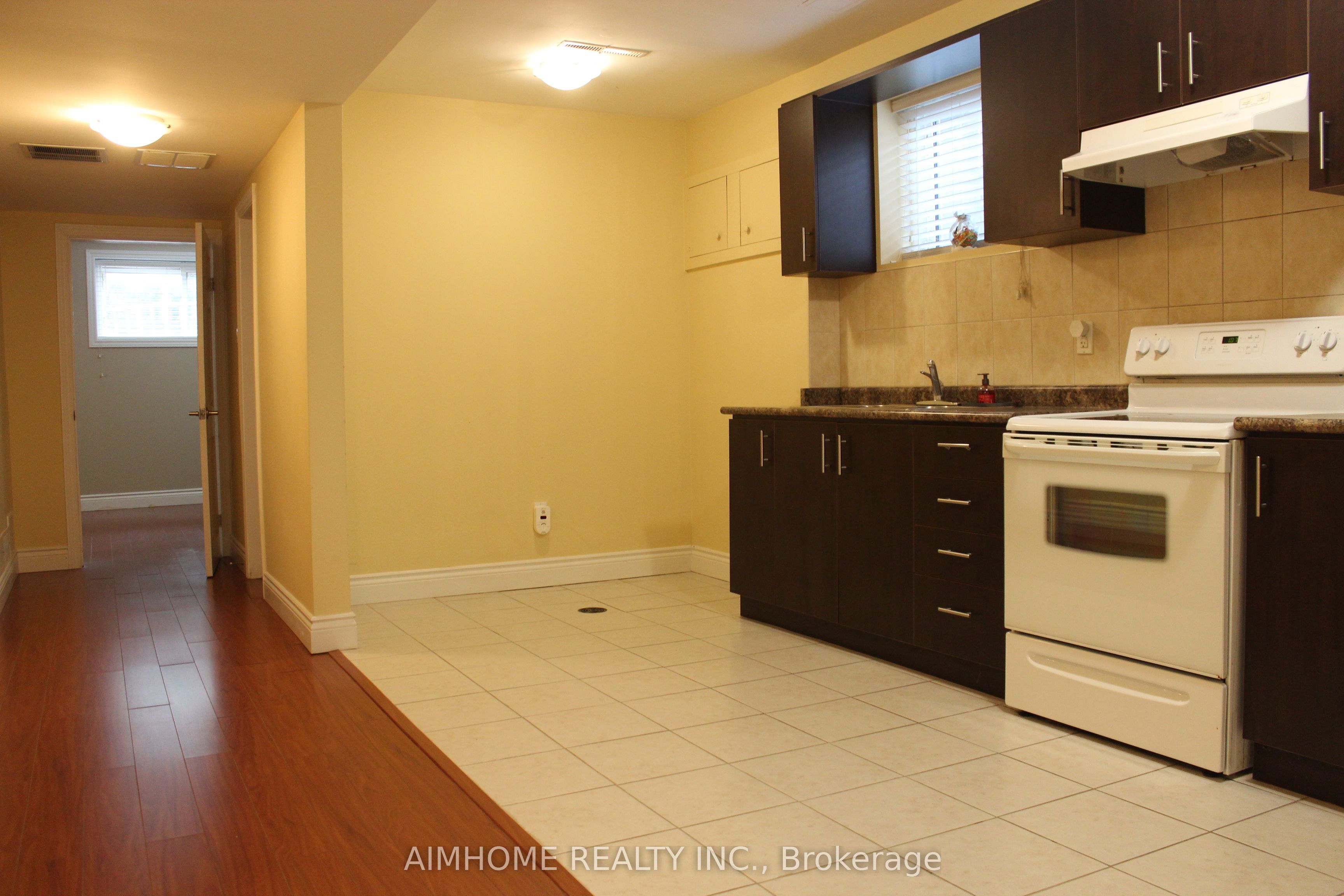 Additional image 3 of Lower-100 Fenelon Drive, Toronto, ON, M3A 3K6