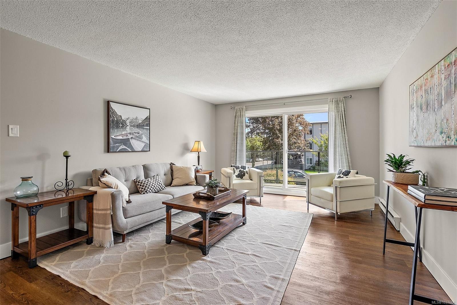 Additional image 3 of 204-1024 Fairfield Road, Victoria, BC, V8V 3A5