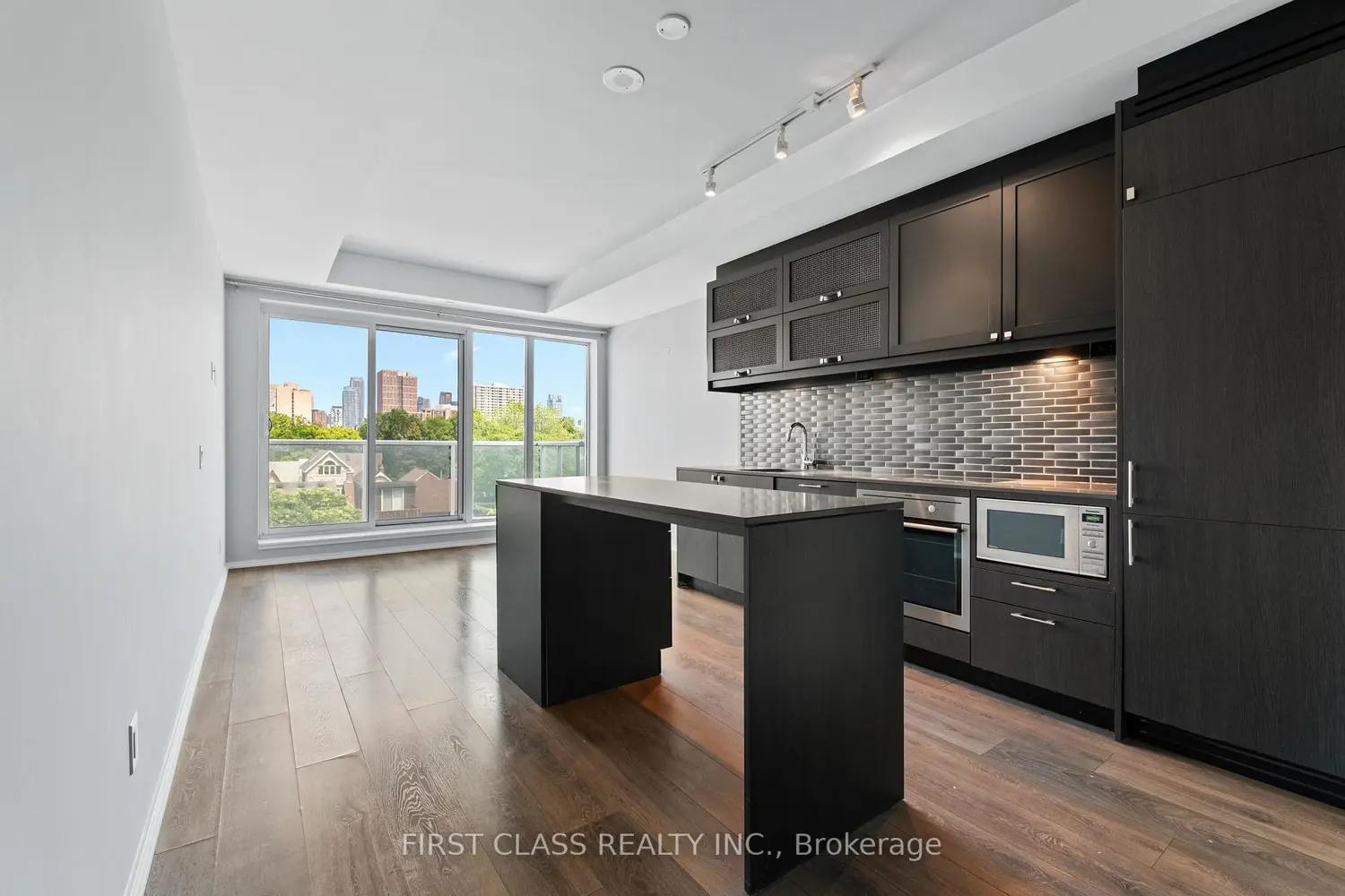 783 Bathurst Street 413 photo 5