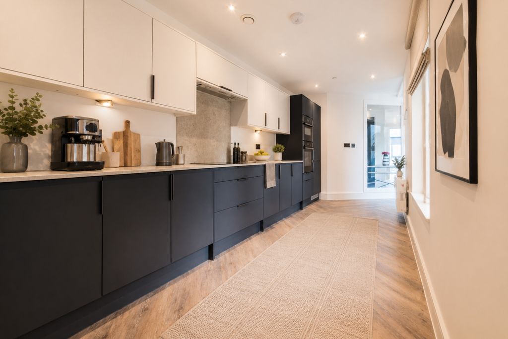 Additional image 6 of 2 bed flat to rentMuseum View, Park Place, City Centre CF10