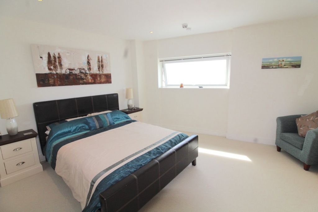 Additional image 6 of 2 bed flat to rentTrawler Road, Maritime Quarter, Swansea SA1