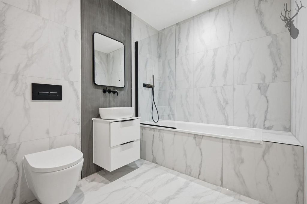 Additional image 9 of 2 bed flat for saleHigh Road, Chigwell IG7