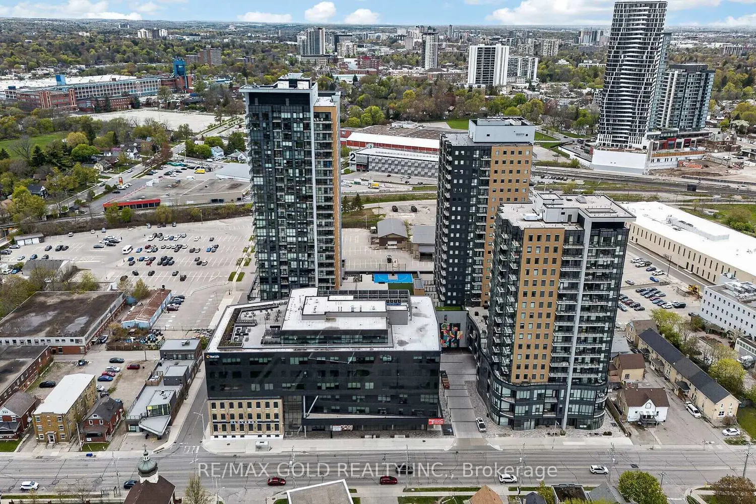 Additional image 19 of 104 Garment Street 1010