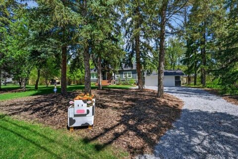 Additional image 7 of 7136 Bow Crescent NW, Calgary, AB, T3B 2B9