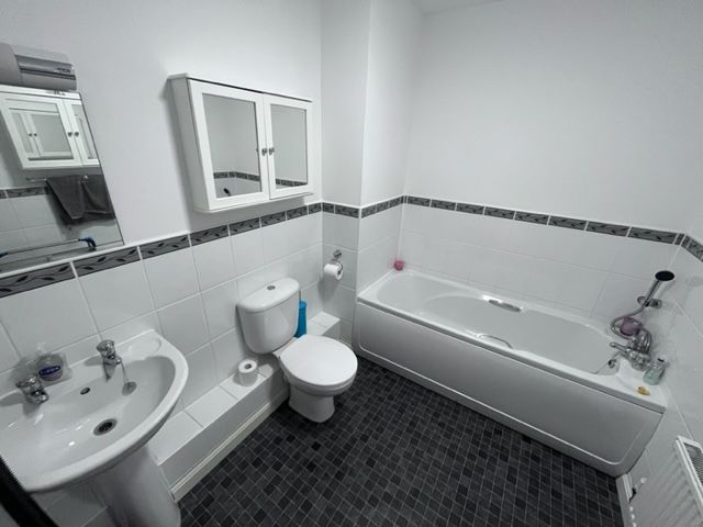 Additional image 10 of 2 bed flat to rentPriory Avenue, Taunton TA1