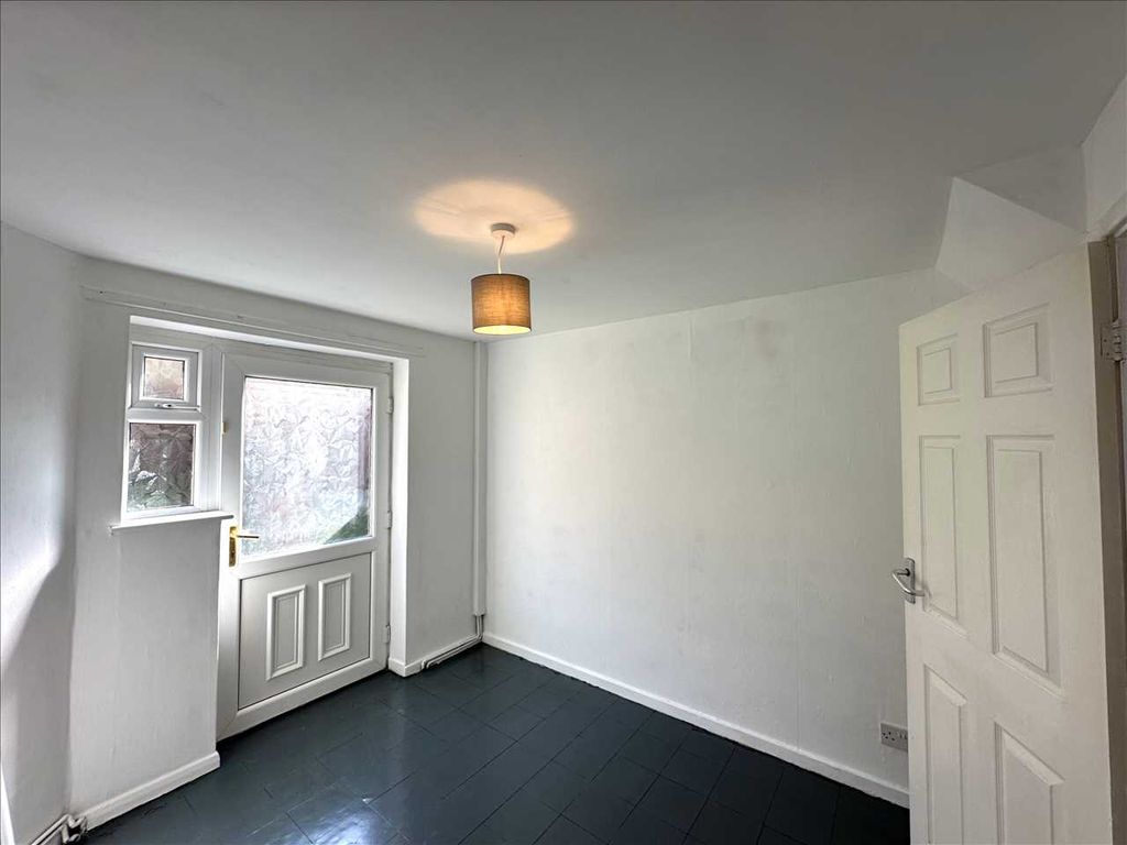 Additional image 4 of 3 bed end terrace house to rentChapman Avenue, Scunthorpe DN17