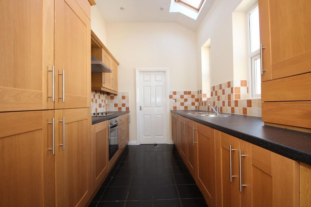 Additional image 4 of 6 bed maisonette to rentHolmwood Grove, Jesmond, Newcastle Upon Tyne NE2