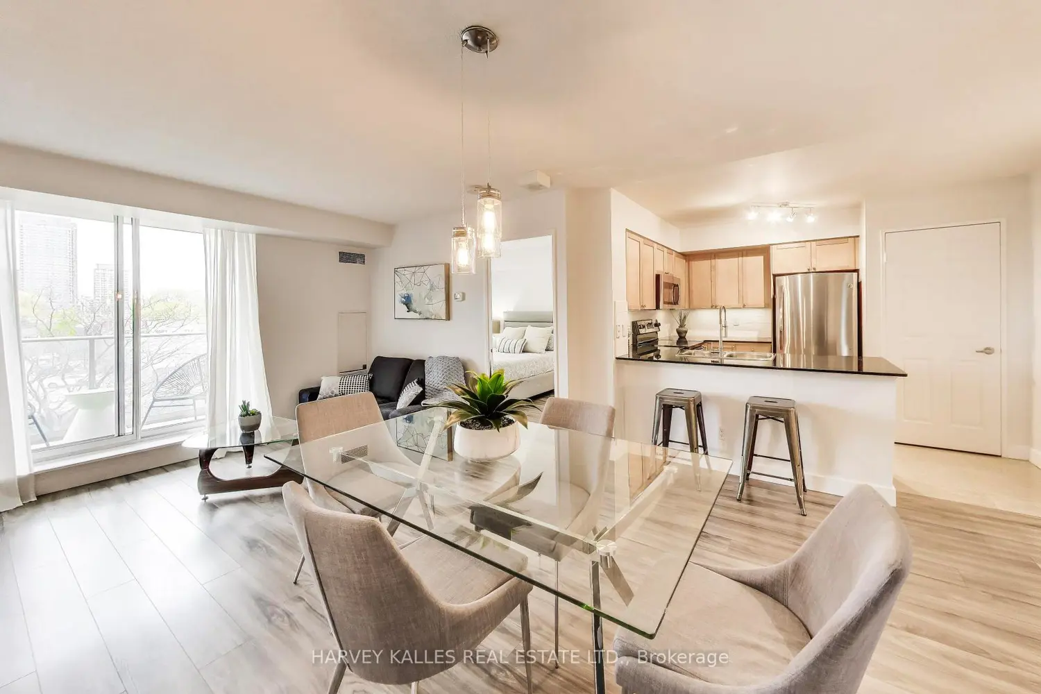 1369 Bloor Street 401 photo 5