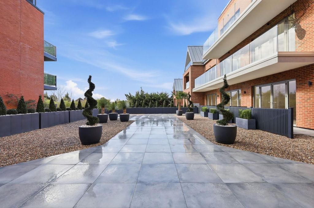 Additional image 22 of 2 bed flat for saleHigh Road, Chigwell IG7