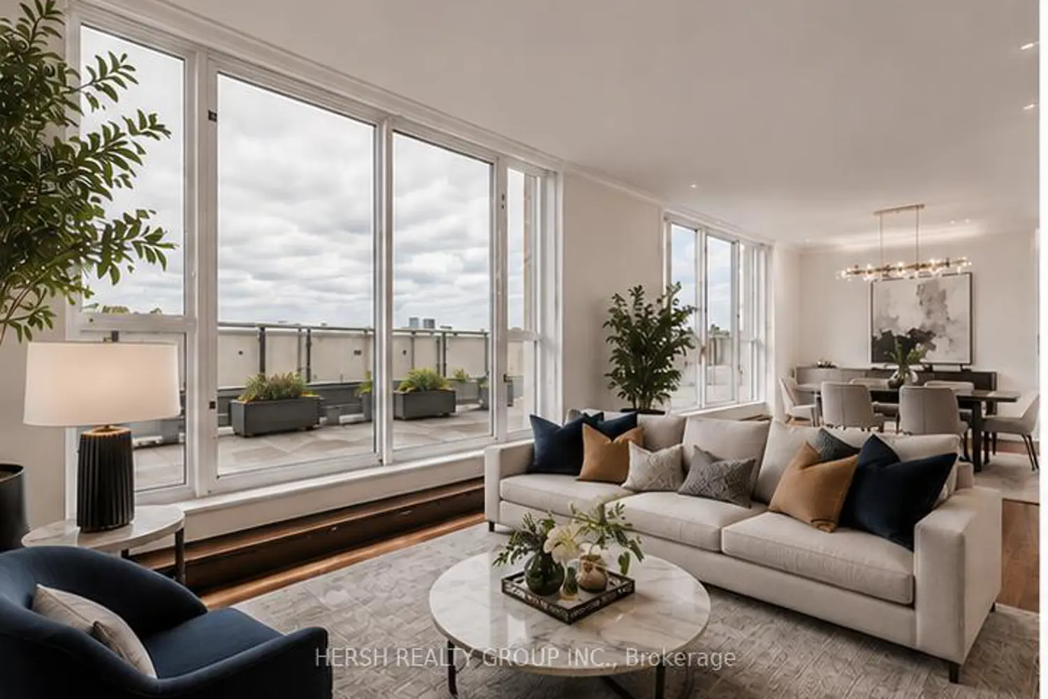 7 Townsgate Boulevard 904