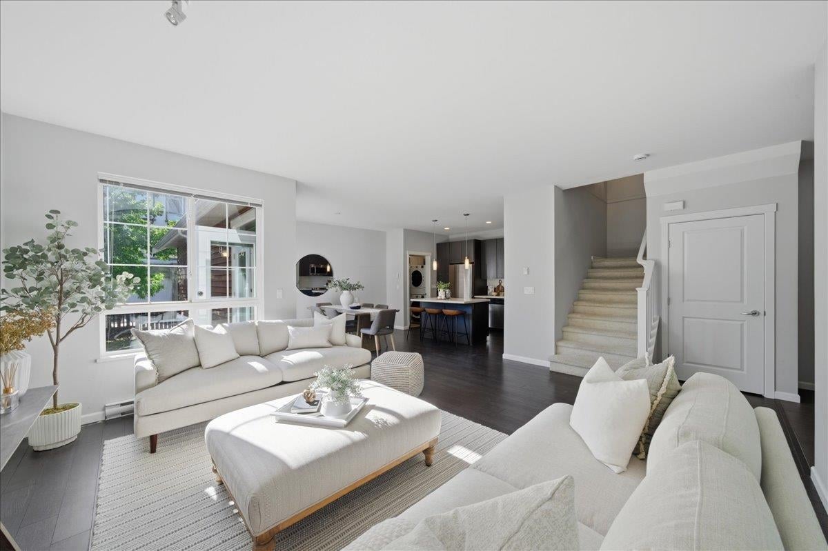 6891 195a Street, Surrey, BC, V4N 6K3