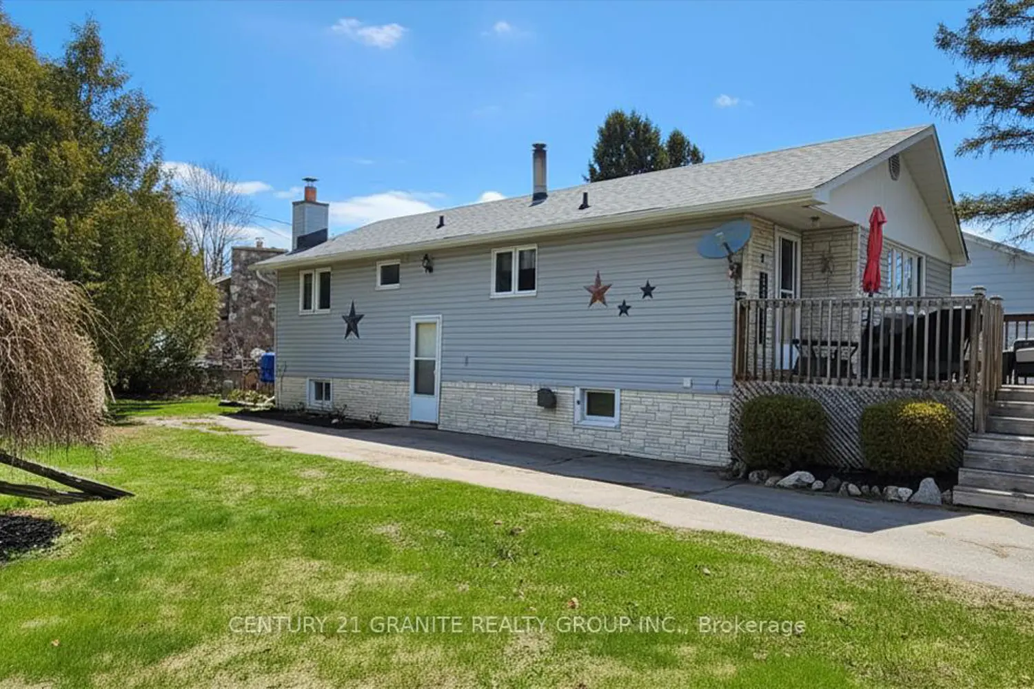 2 Hemlock Street