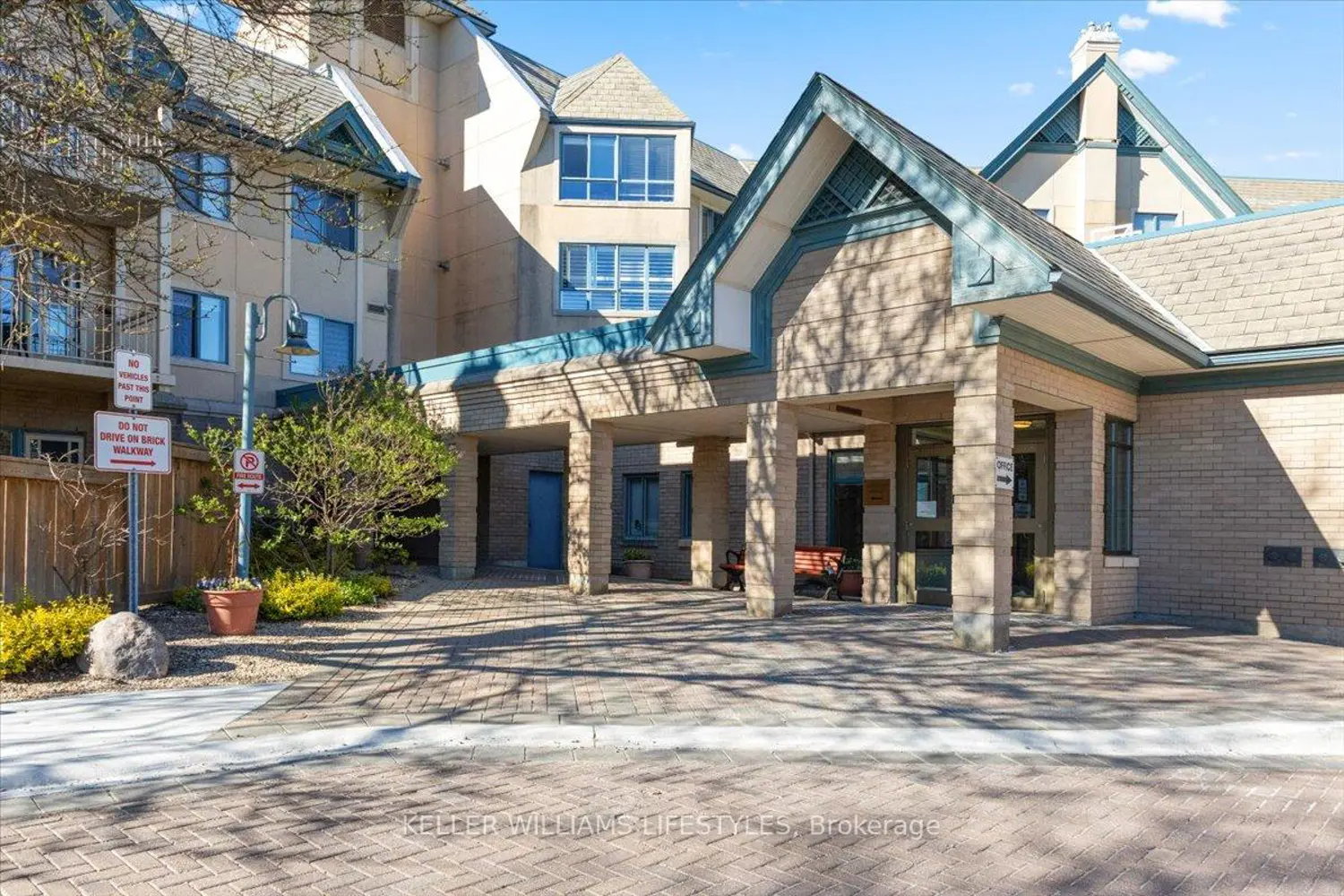 511 Gainsborough Road 215