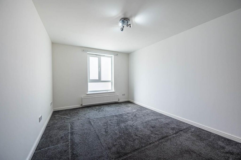 Additional image 5 of 2 bed flat to rentHenderson Court, Motherwell ML1