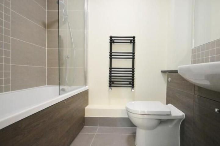 Additional image 3 of 2 bed flat to rentStratford Road, Shirley B90