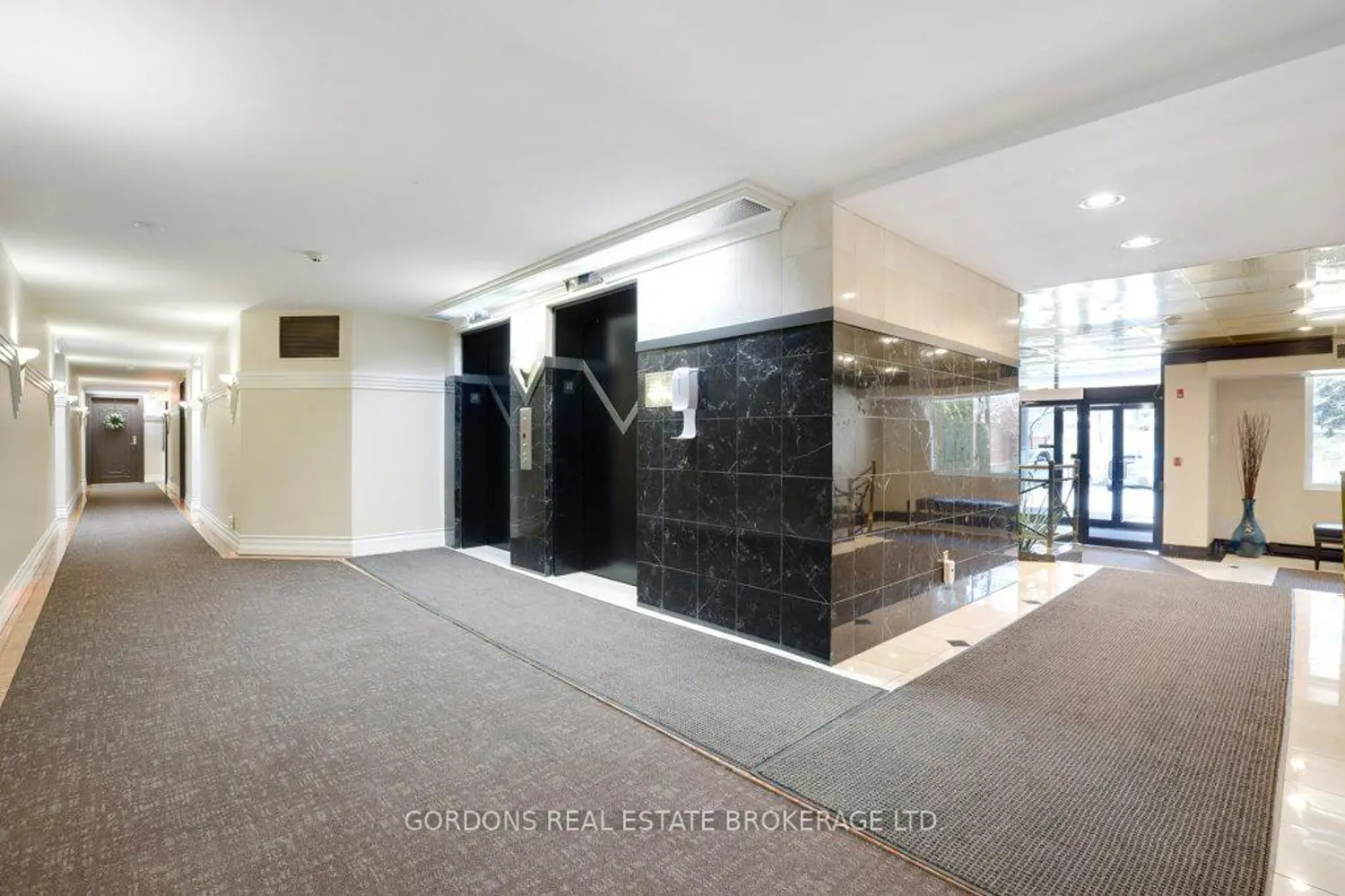 3099 Carling Avenue 103 photo 2