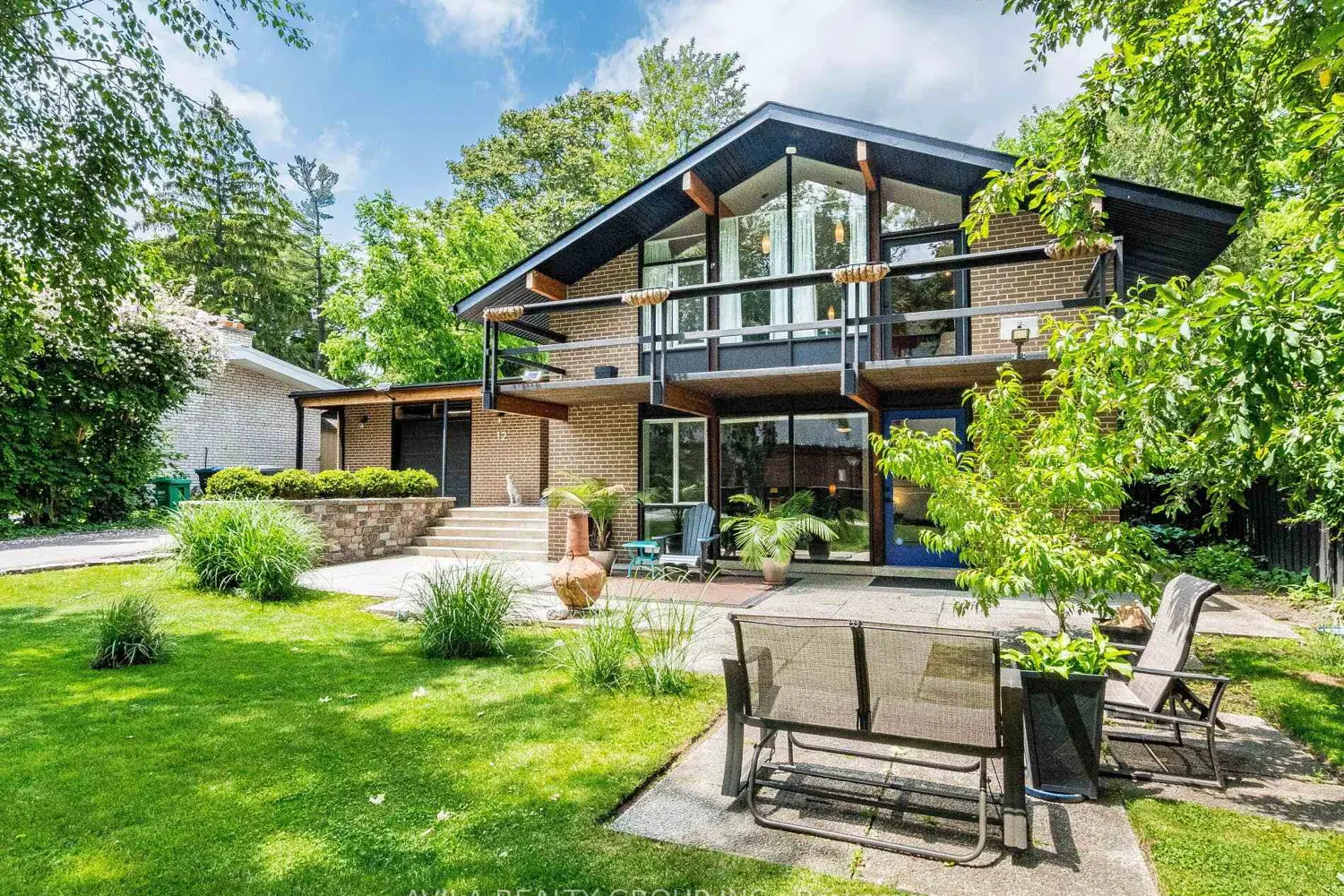 12 Woodbrook Drive