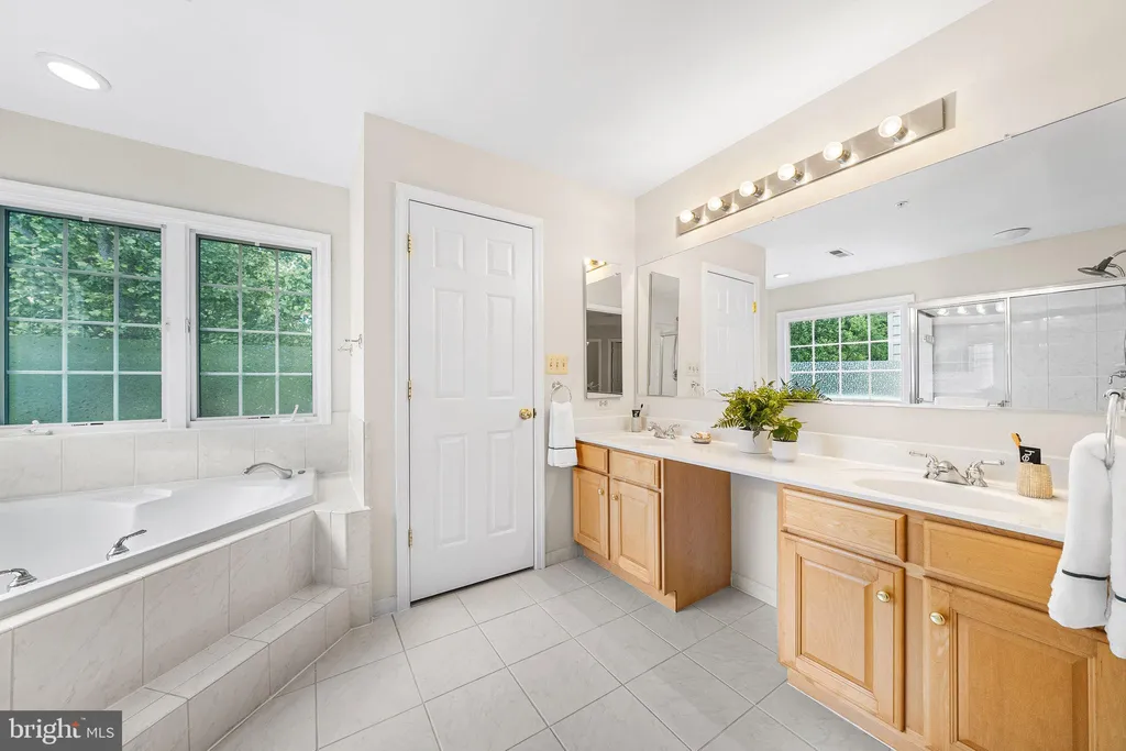 Additional image 43 of 135 Wootton Oaks Court, Rockville, MD 20852