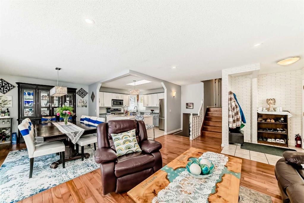 Additional image 5 of 43 Beaconsfield Way NW, Calgary, AB, T3K 1W9