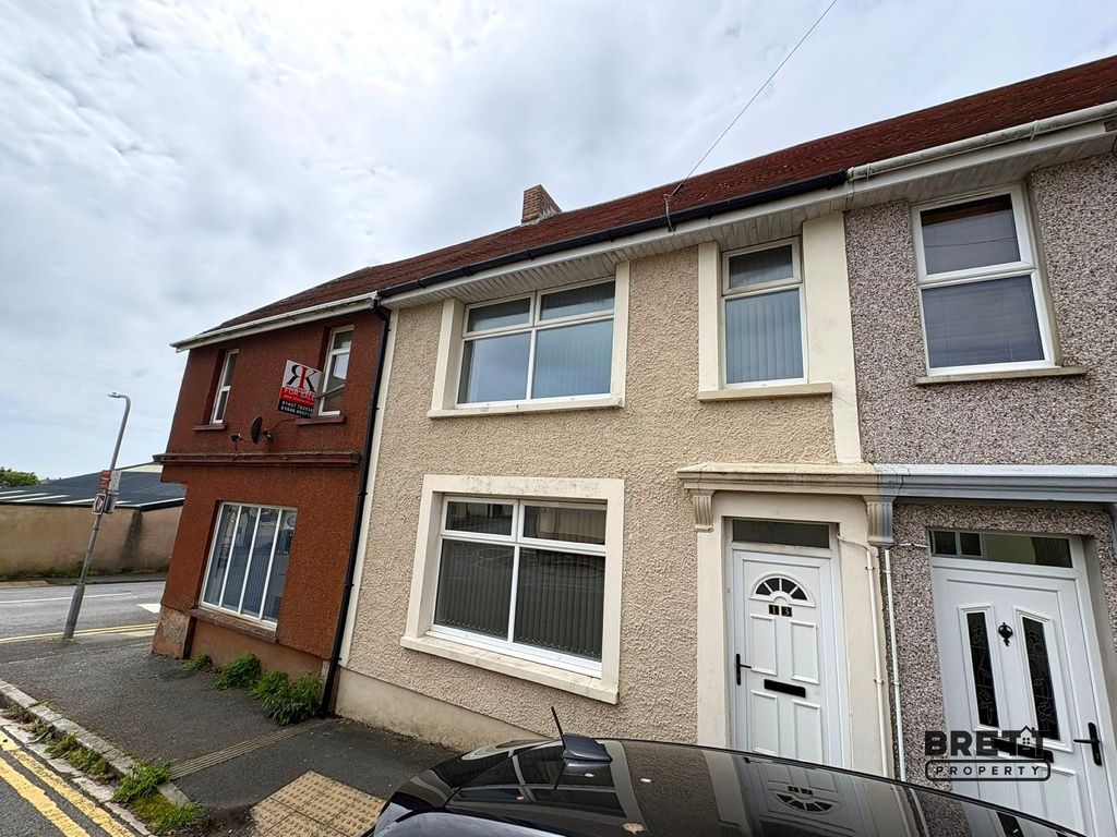 2 bed terraced house to rent13 Dartmouth Street, Milford Haven, Pembrokeshire. SA73