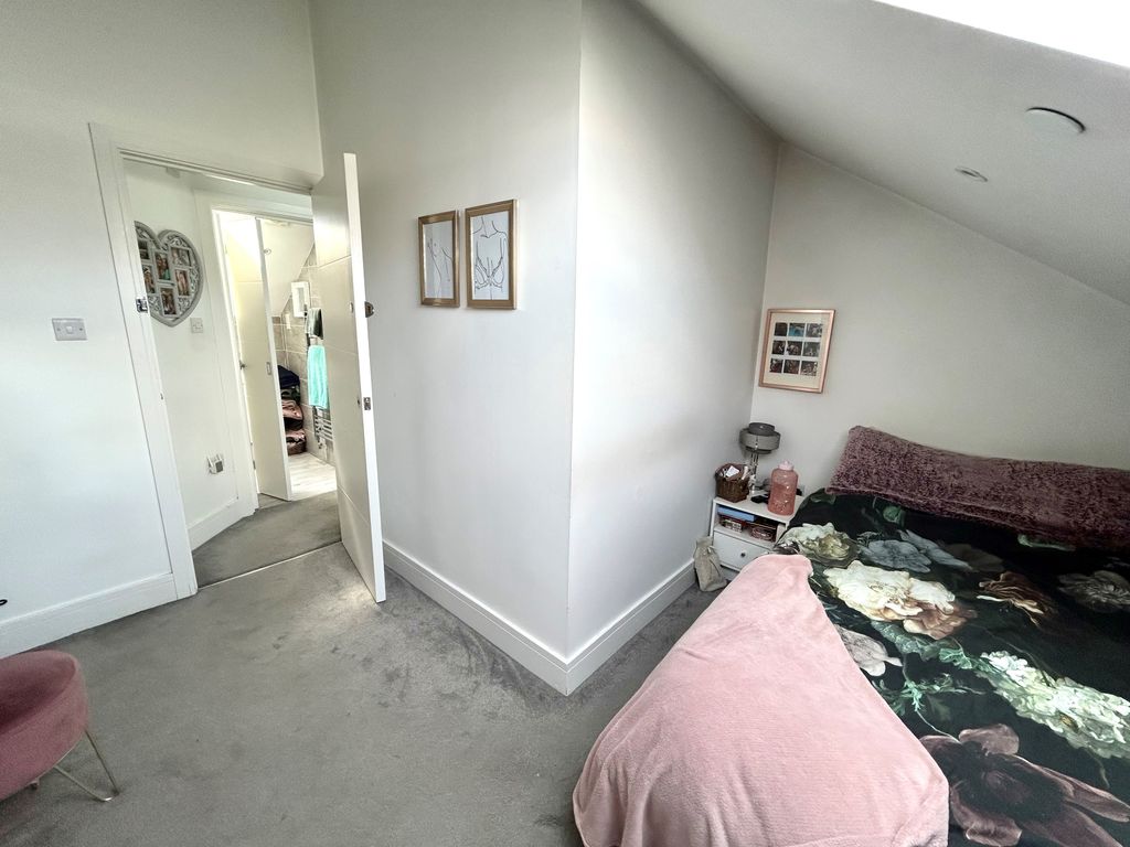 Additional image 10 of 3 bed property to rentPlassey Street, Penarth CF64