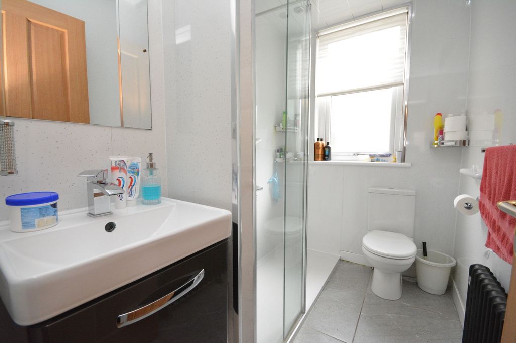 Additional image 4 of 3 bed flat for saleGarden Terrace, Falkirk FK1