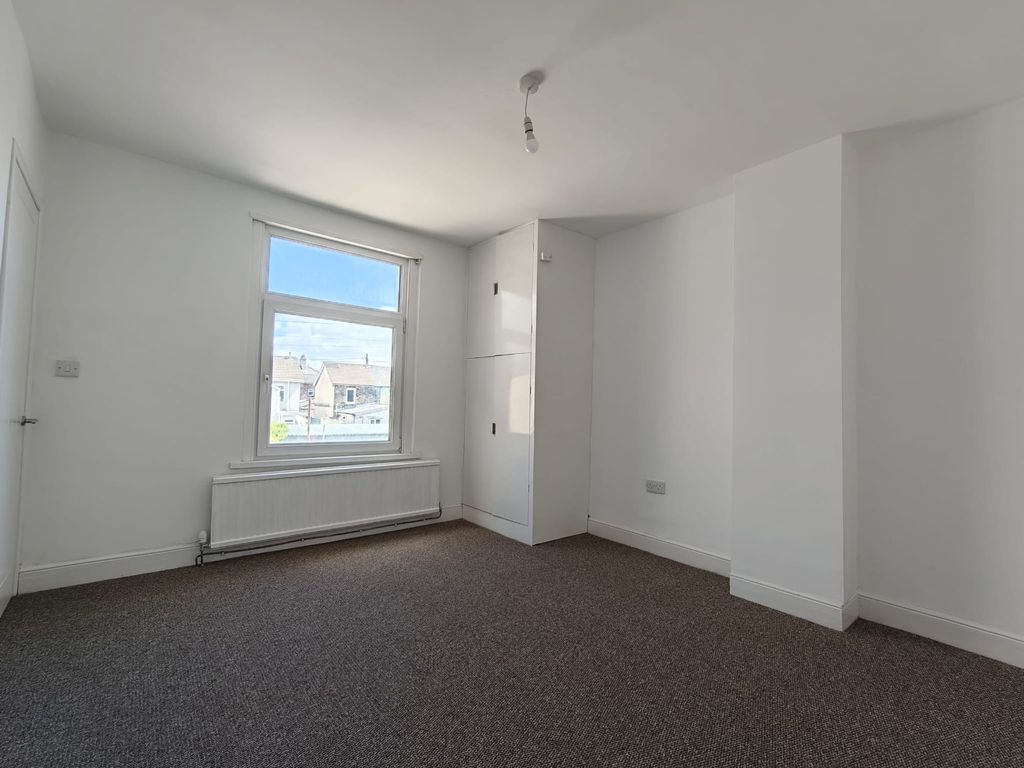 Additional image 10 of 3 bed terraced house to rentClyde Street, Risca NP11
