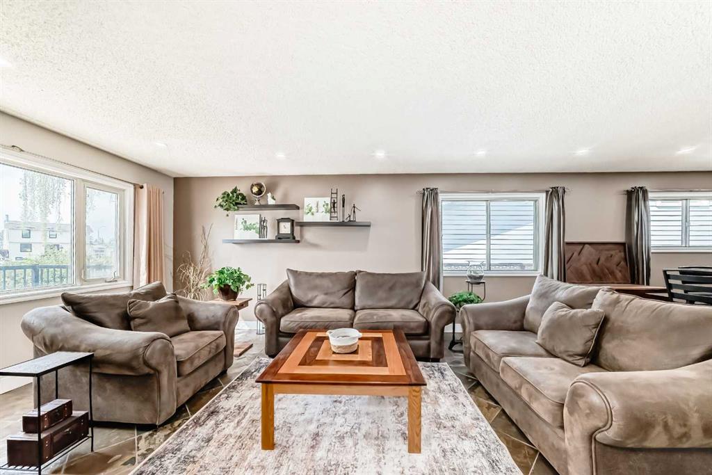 Additional image 4 of 11 Huntstrom Place NE, Calgary, AB, T2K 5V9