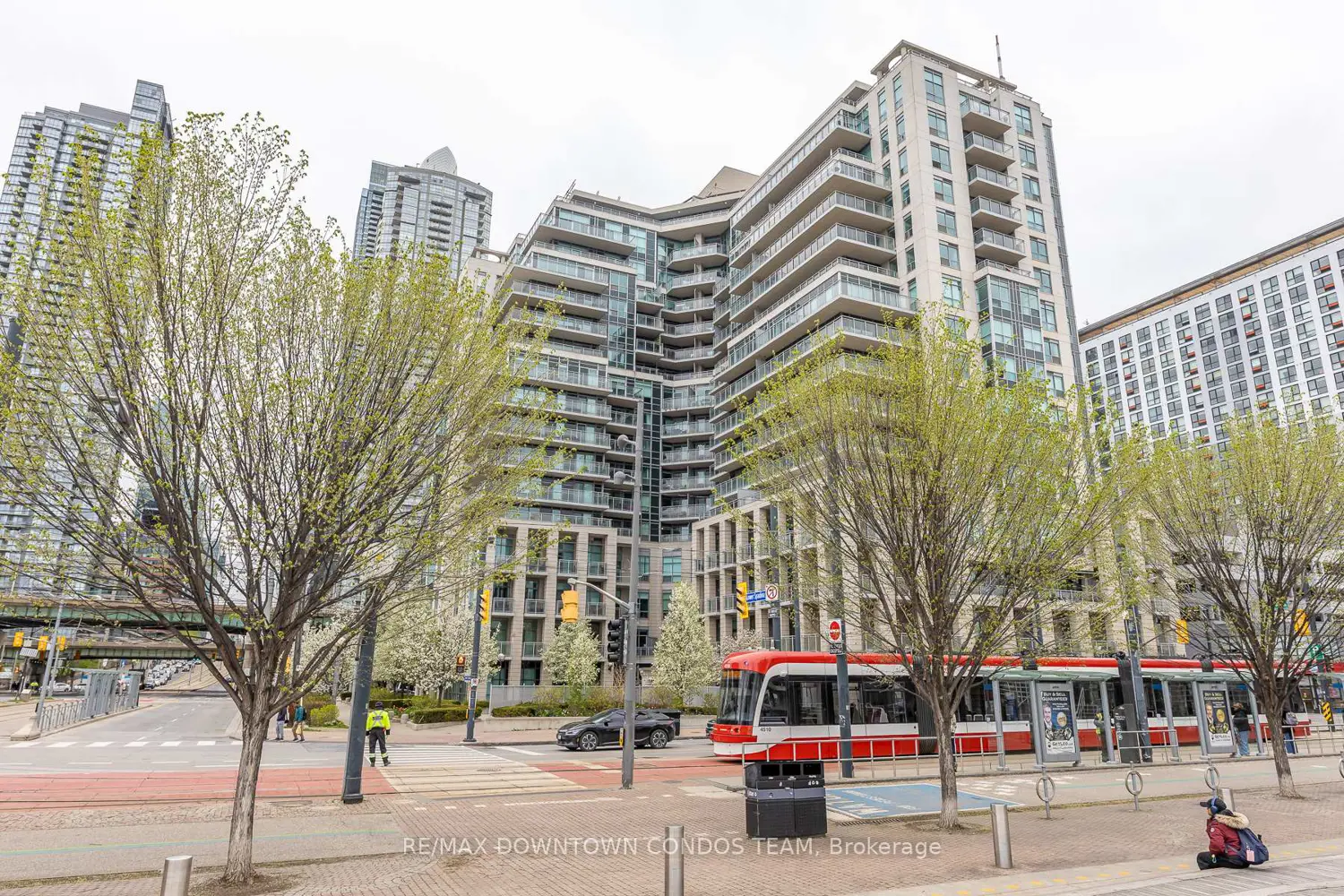 410 Queens Quay 404 photo 2