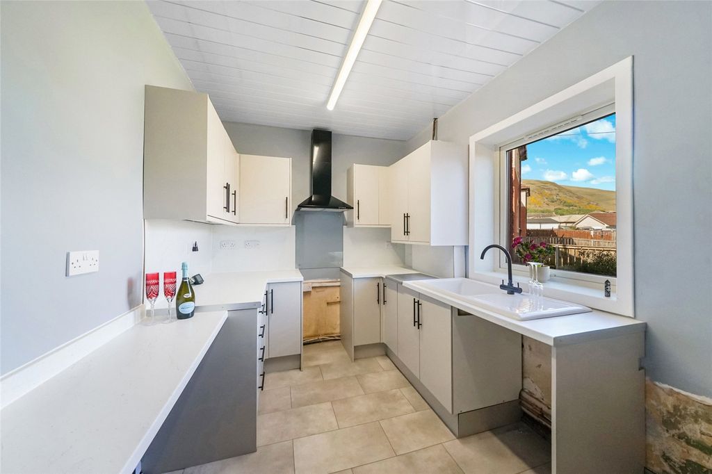 Additional image 7 of 3 bed flat for saleHareburn Road, Tillicoultry, Clackmannanshire FK13