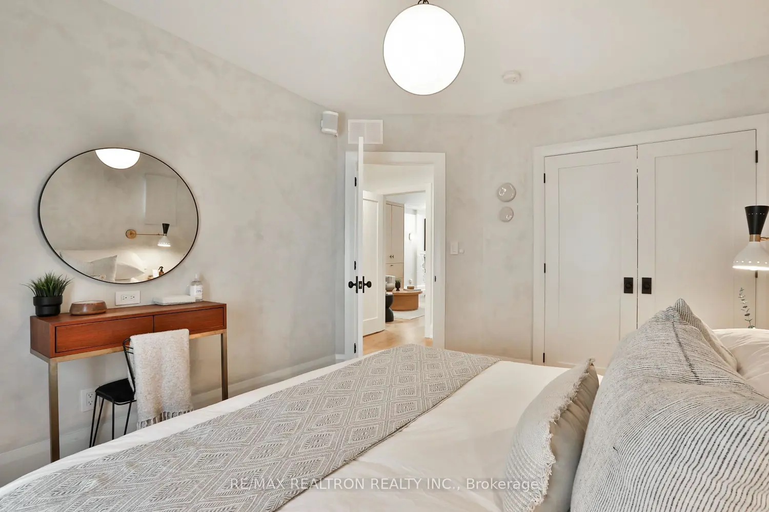 46 Gloucester Grove photo 5