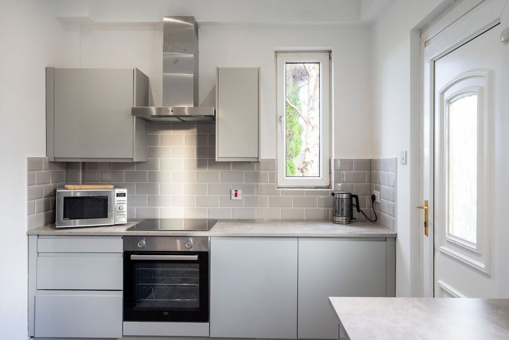 Additional image 3 of 1 bed flat to rentRosehall Avenue, Coatbridge ML5