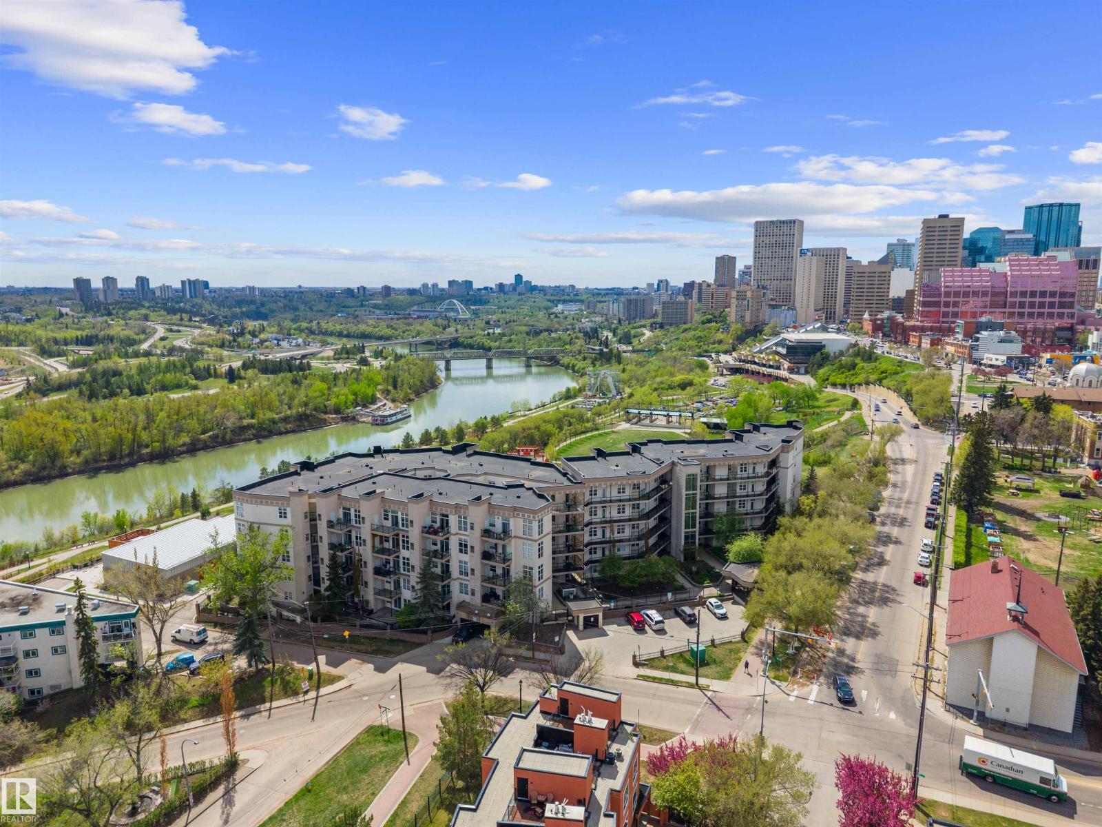 215-9507 101 Avenue NW, Edmonton, AB, T5H4R1