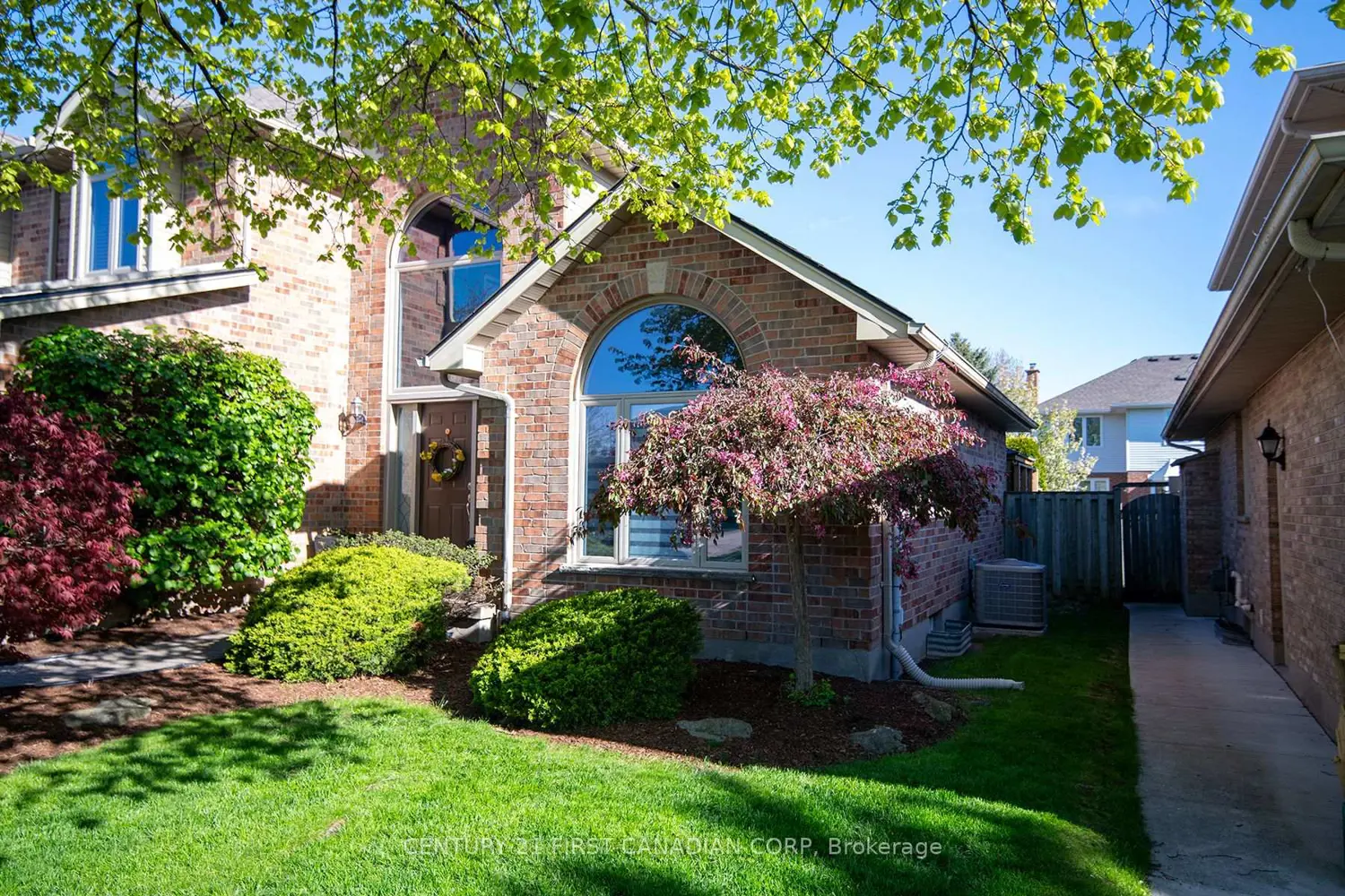 244 Ensign Crescent