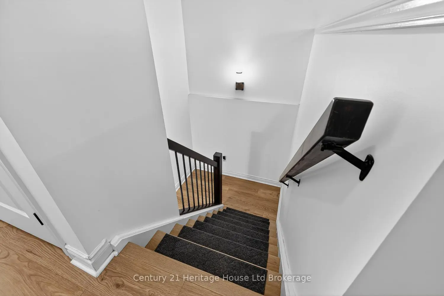 Additional image 14 of 111 King Street 9