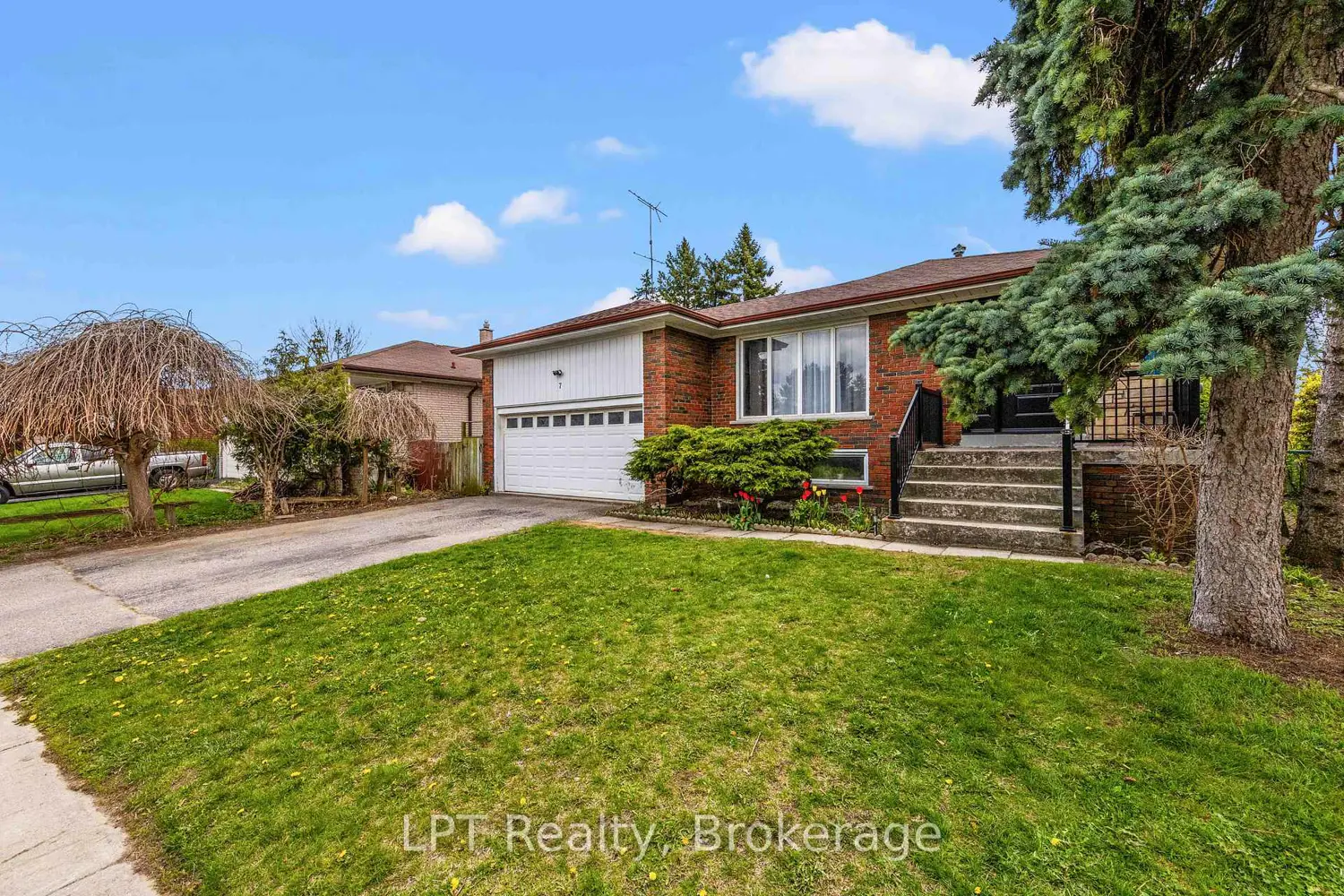 7 Briarbluff Avenue photo 2