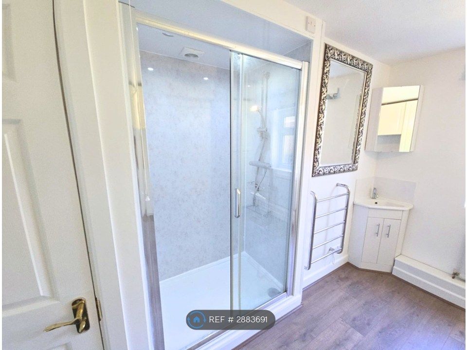 Additional image 10 of 3 bed flat to rentNew St, Horsham RH13