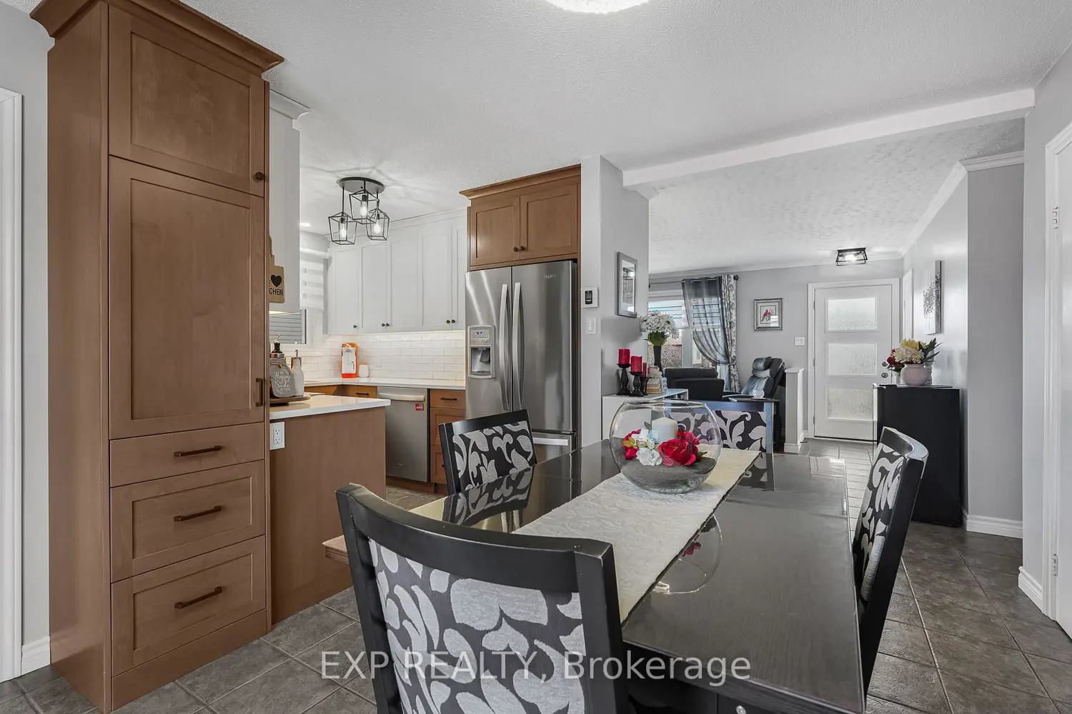 Additional image 5 of 905 Ghislain Street
