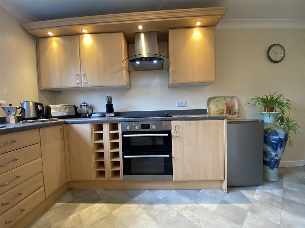 Additional image 3 of 2 bed flat to rentHay Street, Perth PH1