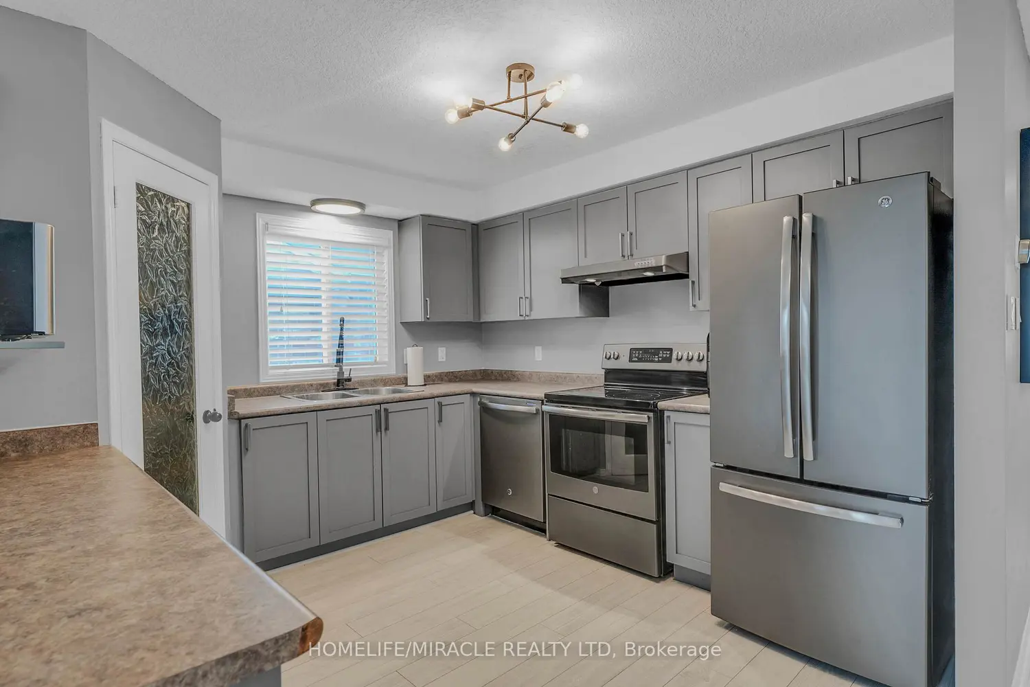 Additional image 10 of 572 Simon Street