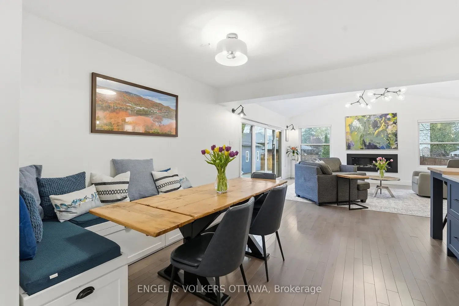 1046 Fisher Avenue photo 2
