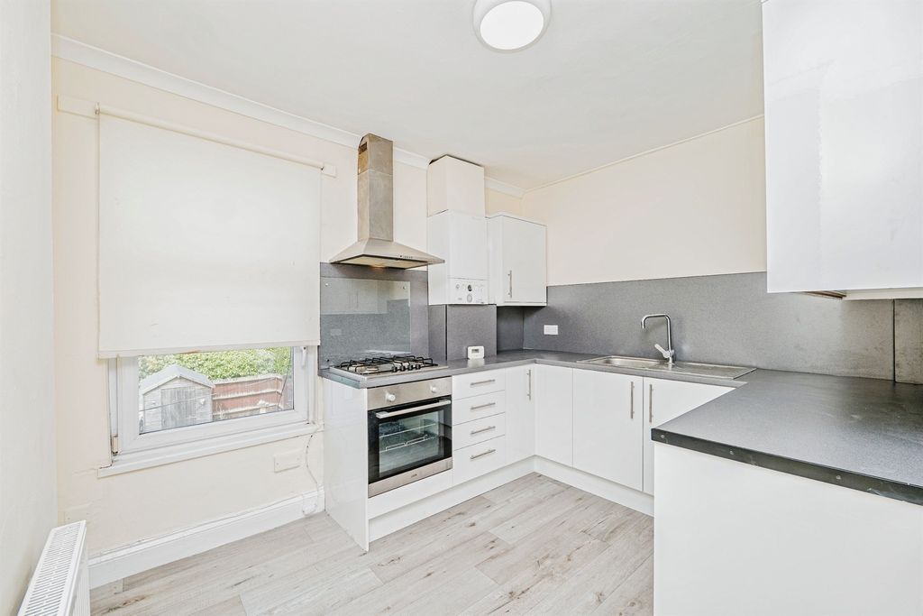 Additional image 4 of 2 bed maisonette for saleBlundell Avenue, Porthcawl CF36