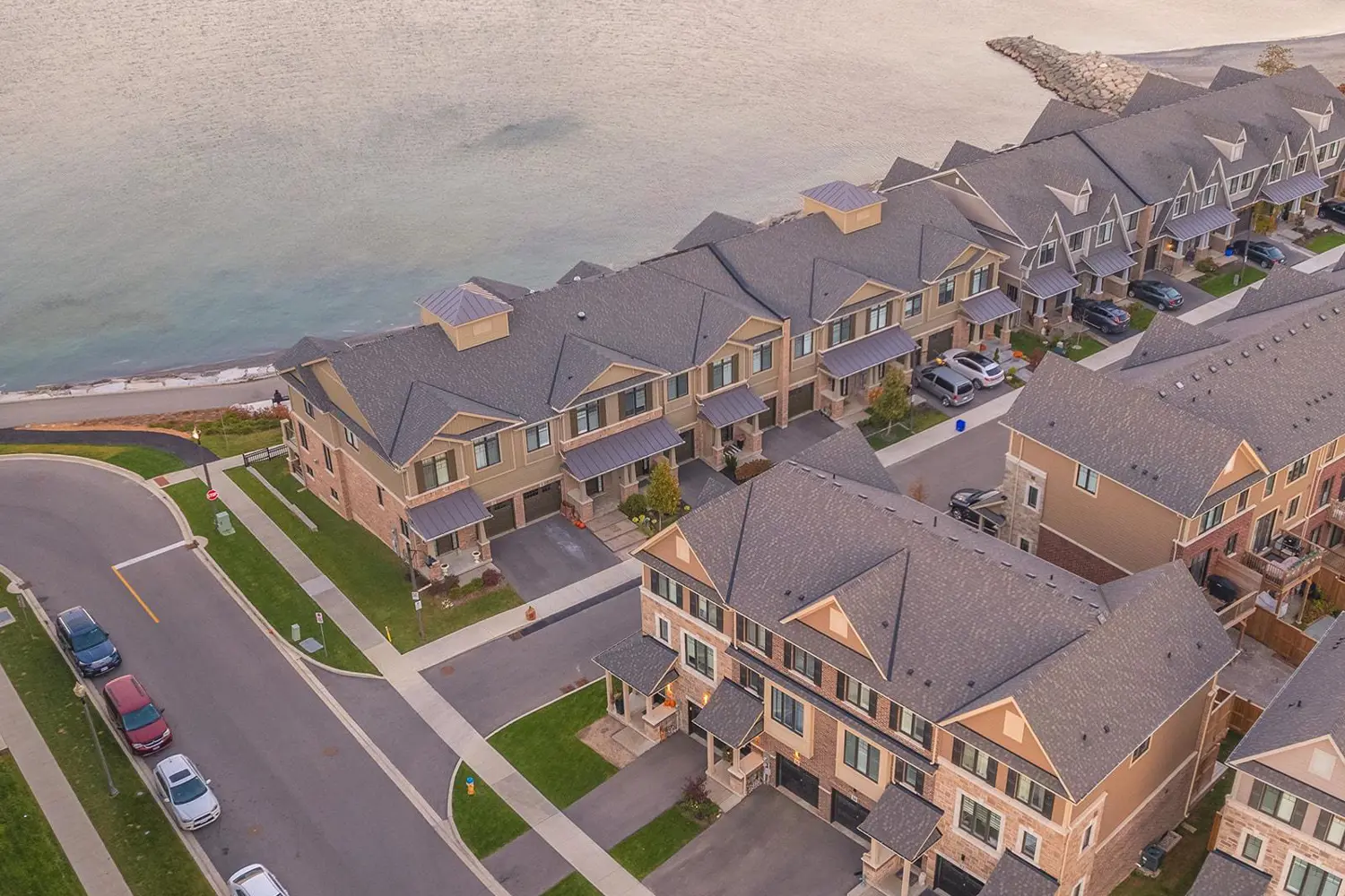 16 Place Polonaise Drive