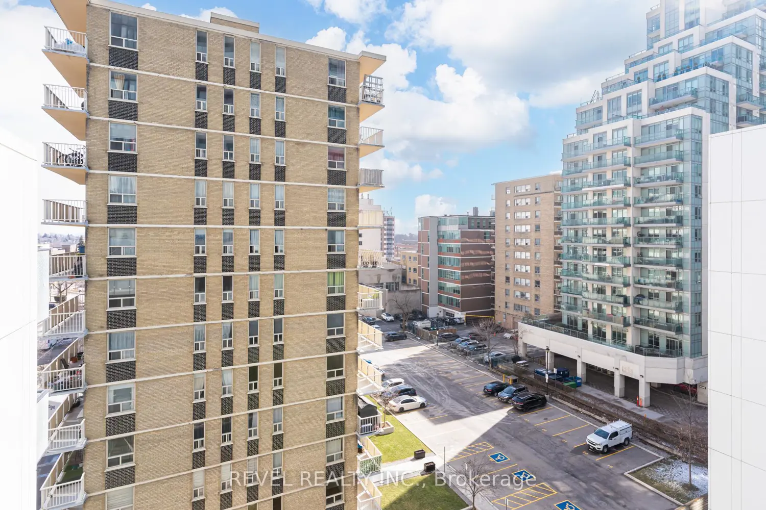 Additional image 16 of 185 Roehampton Avenue 609