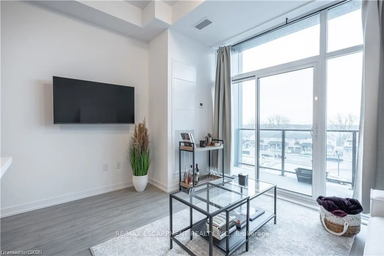 Additional image 7 of 450 Dundas Street 419