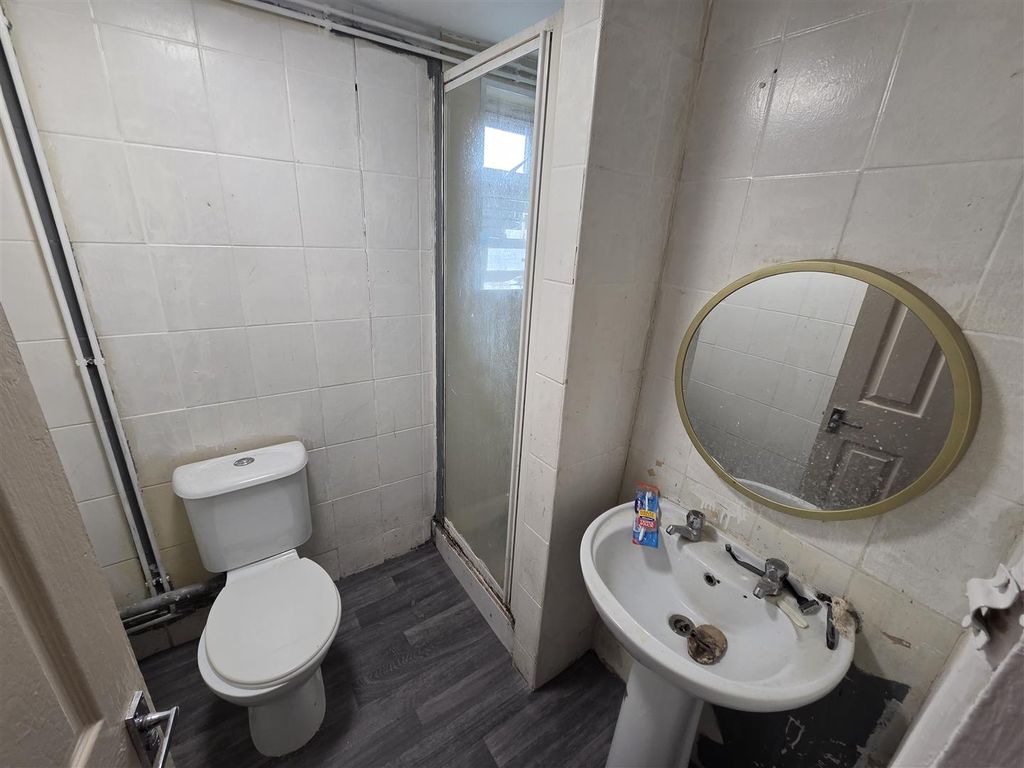 Additional image 10 of 4 bed flat to rentCommercial Road, Newport NP20