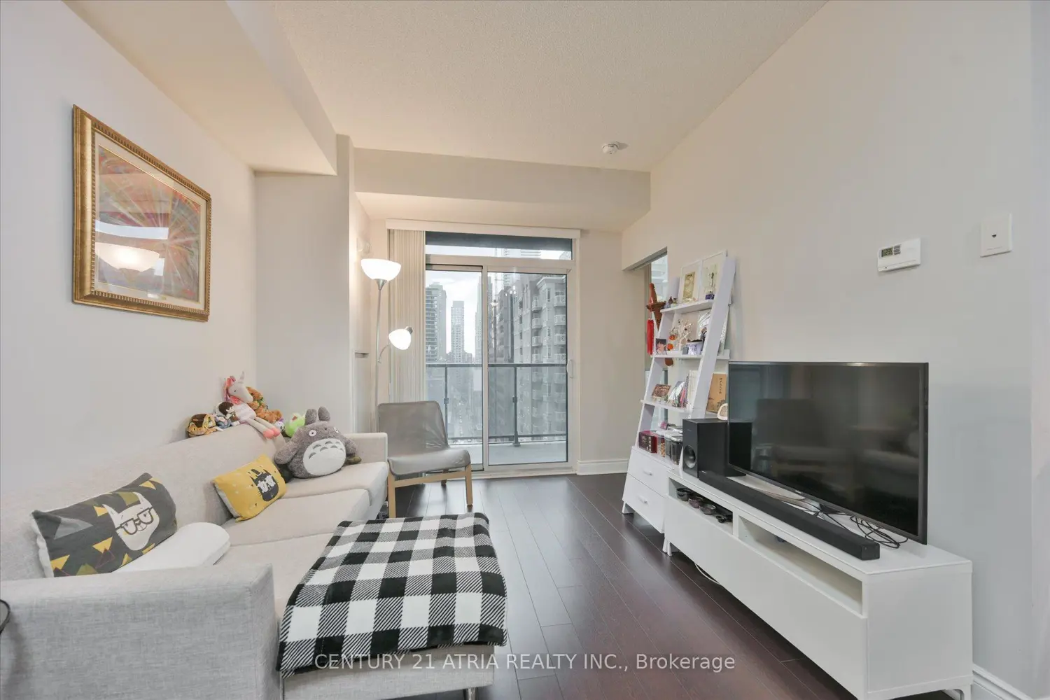 28 Ted Rogers Way 1907 photo 5