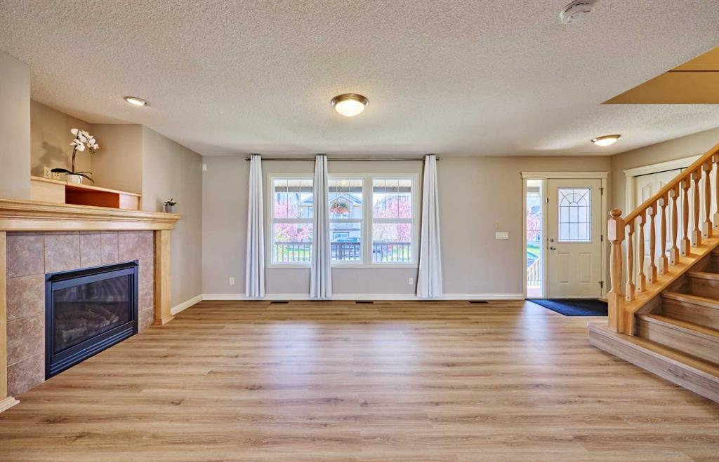Additional image 5 of 383 Prestwick Close SE, Calgary, AB, T2Z 4Y5